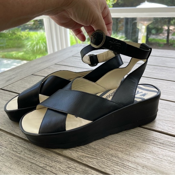 Fly London Bite Platform Ankle Strap Black Sandals Womens Size 10/10.5 (41 EU) - Picture 1 of 11